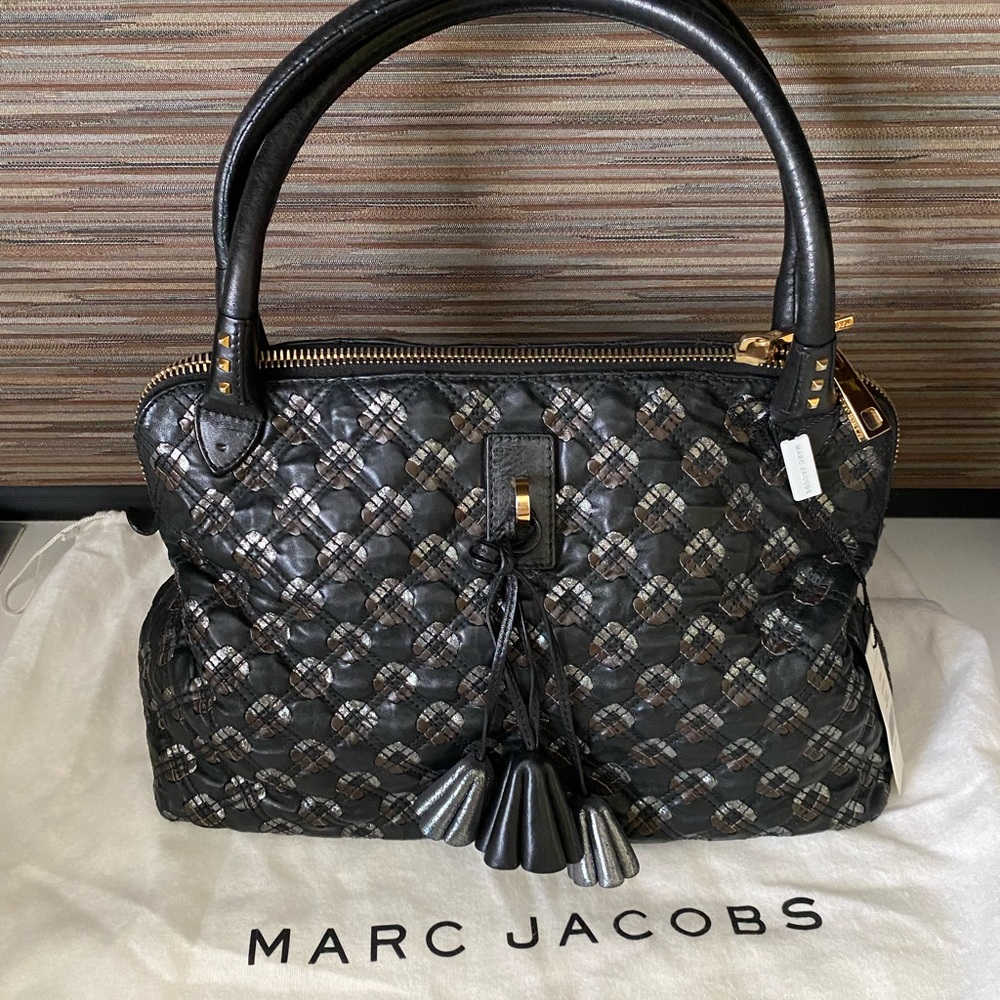 Marc Jacob 100% authentic like new shoulder bag